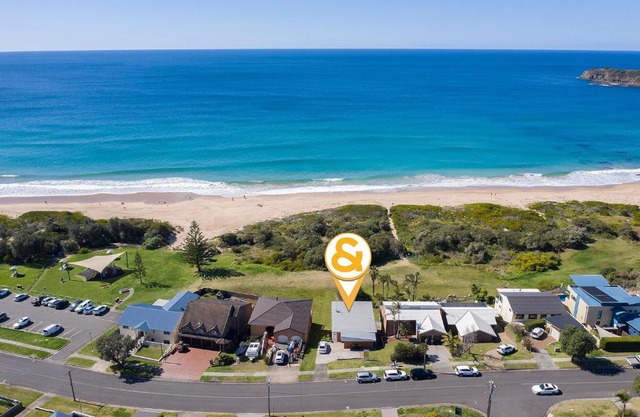Paradise on Jones Beach Kiama - Beachfront unit with direct beach access & views