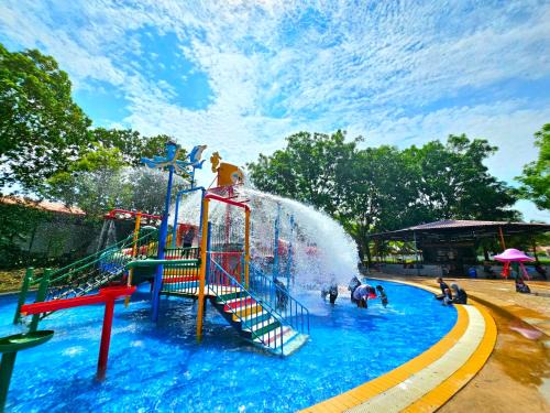 Paragon Water Themepark Suites Melaka by GGM