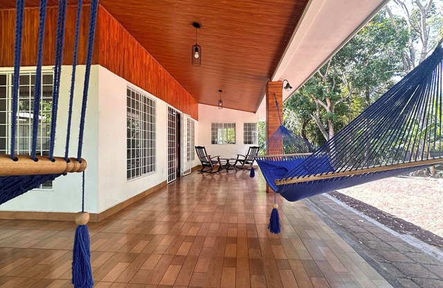 Paraiso Mombacho: Cozy, Private 3-bedroom in Granada with AC, WiFi