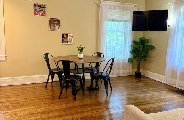 Park Ave 1BR Free Parking & Patio Walkable!