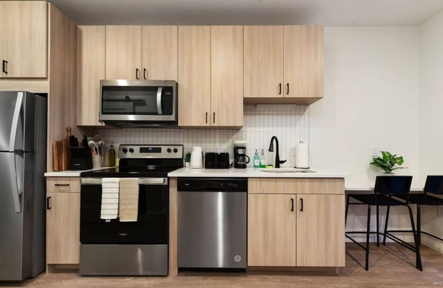 PARKING+HULU+GYM Near Universities|Shopping|UPMC