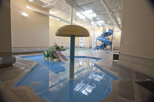 Parkland301 Sunlit 2,000 ft² Penthouse with Mtn View