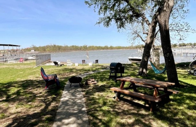 Party on the Lake at Meeka's Cove!