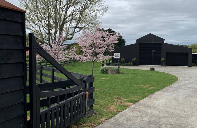 Parzys Barn