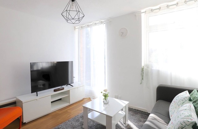 Pass the Keys | Headington 4BR Home Parking and Garden Oxford