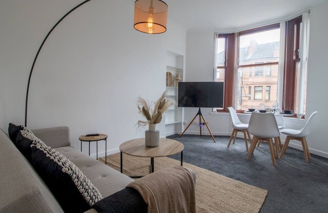 Pass the Keys | Stay in Glasgow South