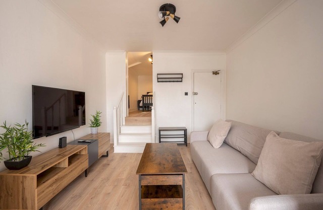 Pass the Keys | Stylish Croydon apartment - Central London links