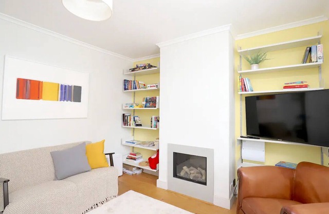 Pass the Keys | Victorian 3 Bed inc Parking & Garden Headington