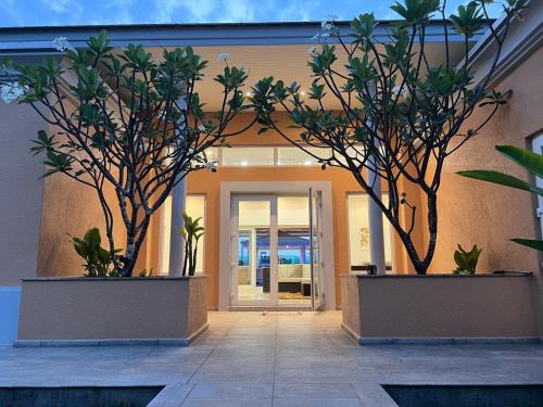 Pattaya Serenity Oasis 8BR Pool Villa for Great Vacations