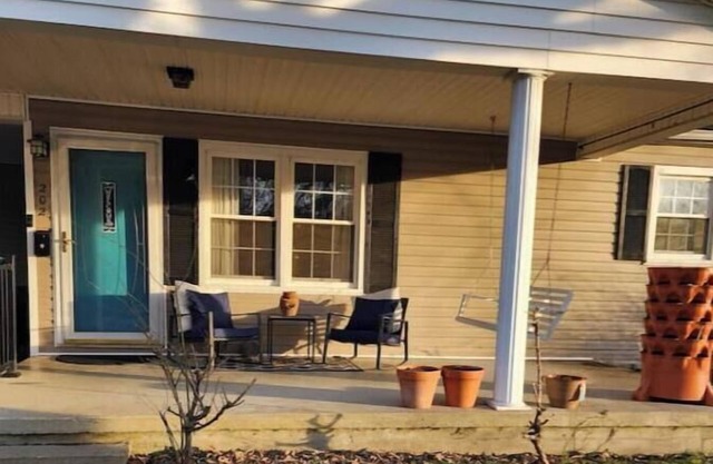 Paws & Play - Spacious Fenced Yard. Pet Friendly property in Berea, Kentucky