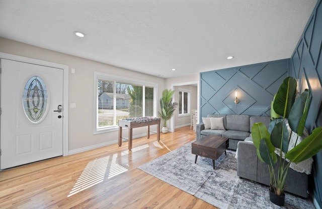 PDX Stay w/BBQ, Firepit & Pool Table
