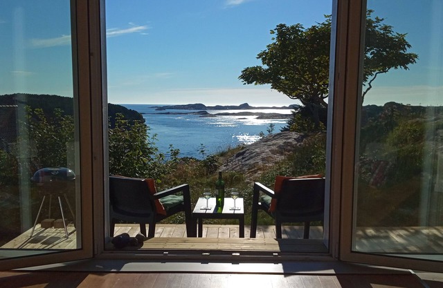 Peace and quiet viev sea view. Close to Bergen.