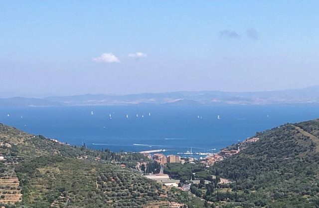 Peaceful Cottage vith a Sea View - A Tuscan retreat in Nature