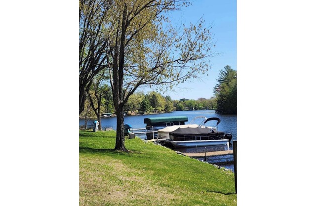 Peaceful Cabin on Lake Holcombe - Sleeps 4-6 Quiet no wake. Private fishing dock