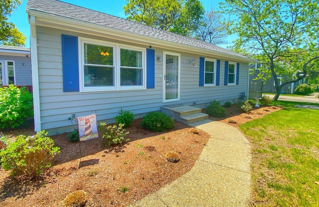Peaceful Cape Cod home with deck, grill, air hockey, pool table, & fast WiFi