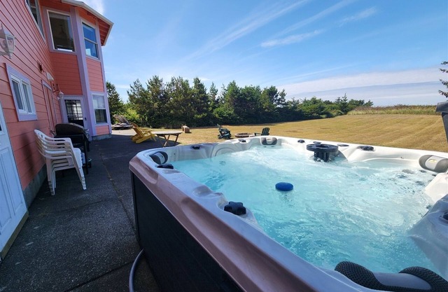 Peaceful Copalis Beach Haven- Game Room
