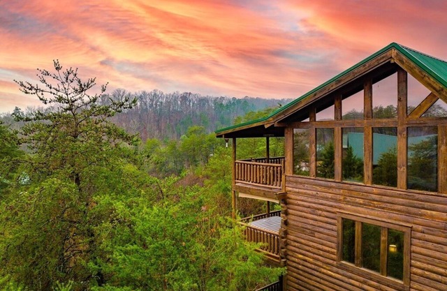 Peaceful&Cozy-Hot Tub-86” Smart TV-WiFi-Pool&Fishing Pond access-Dollywd 9 miles