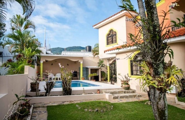 Peaceful culdesac orchid villa, pool, work ergo