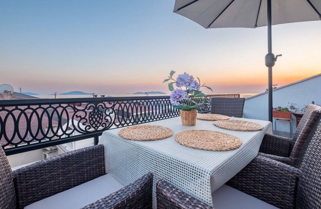 Peaceful Duplex Flat with Adalar View in Maltepe