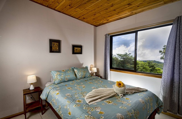 Peaceful Eco-Suite in Monteverde with Wildlife Views & Private Entry