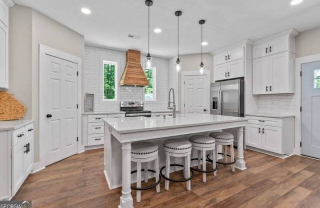Peaceful gated 2 bedroom & 2 bedroom unit, with private pond access