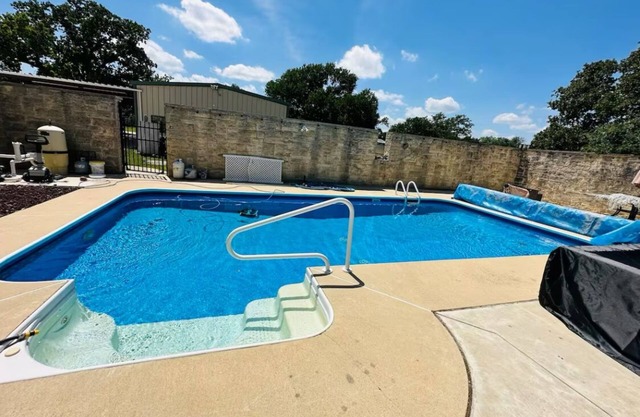 Peaceful Getaway - Pool + Animals - Boats for Rent