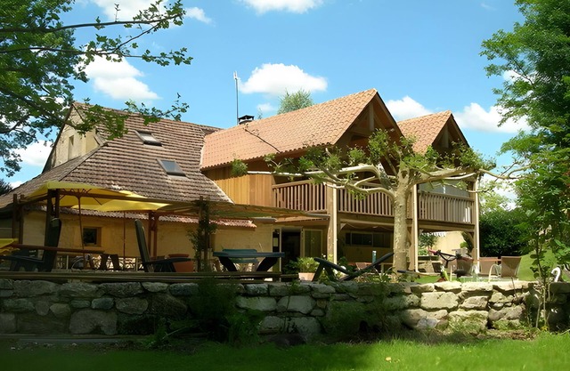 Peaceful Haven in Dordogne – Gîte L'Échappée, Cozy Little House with Pool & Terrace