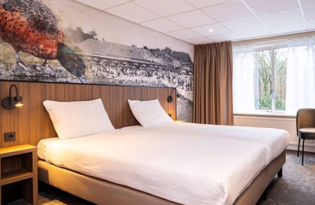 Peaceful Hotel Accommodation by Forest, Castle & Arnhem Attractions