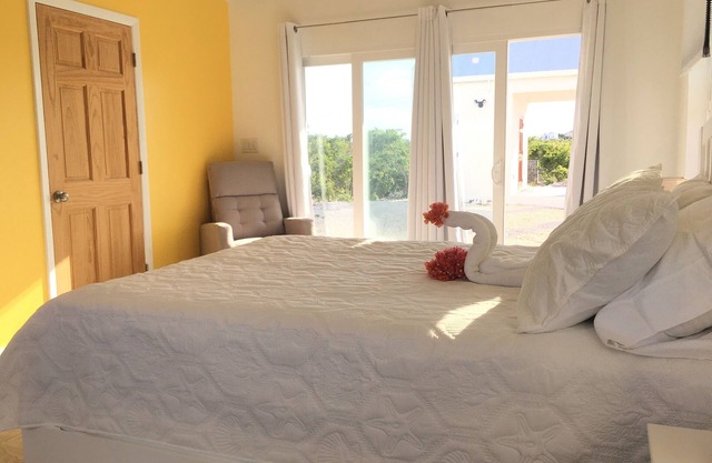 Peaceful Island Getaway in Long Bay (Newly Built Studio)