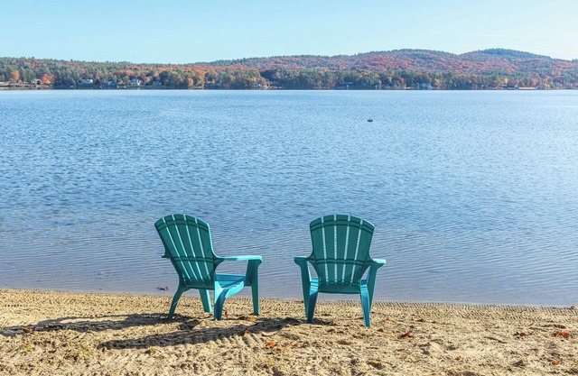 Peaceful lake front home on beautiful Spofford Lake!