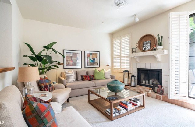 Peaceful Lake Subdivision- Private, Walkable, Patio, 25 mi. Walk/Bike Trail