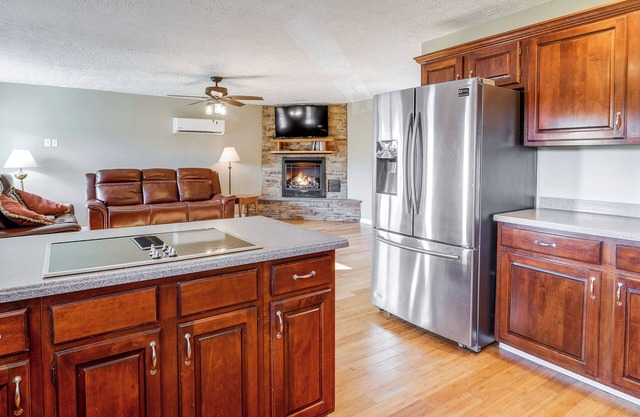 Peaceful Russell Springs Home w/Fire Pit & Pond!