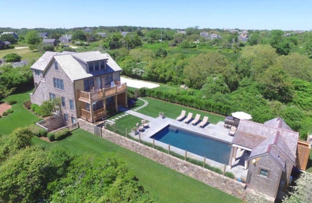 Peaceful summer retreat! Pool, close to town & beach!