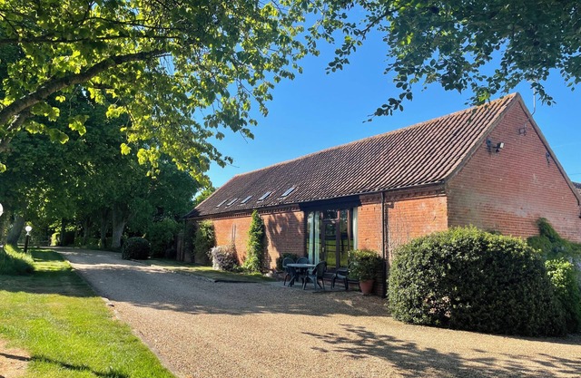 PEAR TREE, family friendly, with a garden in Wood Norton