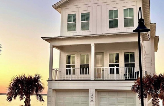 🏝️Pearl Hideaway: 30A Style Luxury Waterfront Home | Stunning Sunsets🏝️
