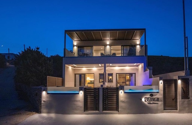 Pearle Suites and Villa Tinos