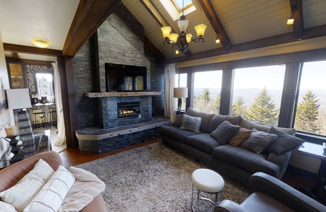 Pedestal House #01 - Luxurious Modern Comfort on the Highland Ridge by RedAwning