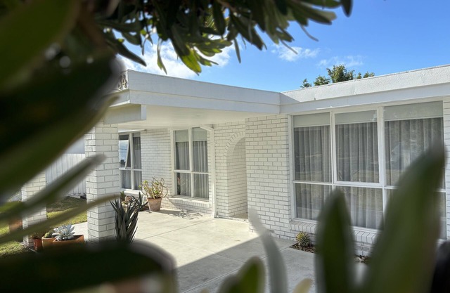Peninsula BEACH Retreat!