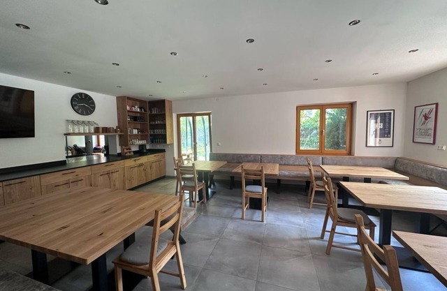 Pension Haus Tirol - family room, shower, WC, 2 bedrooms