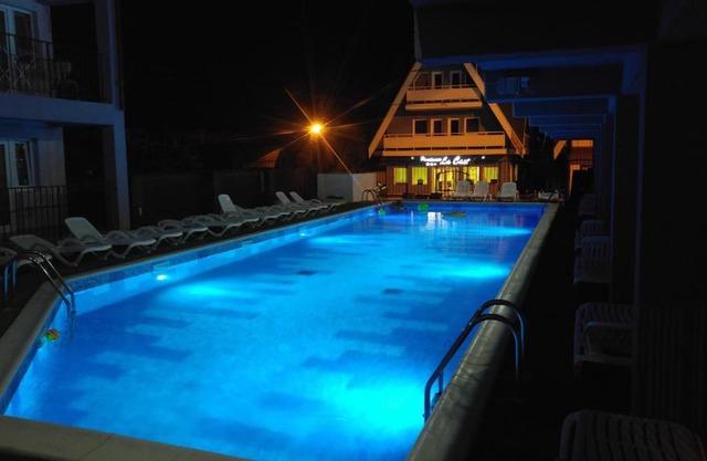 Pensiunea La Castel - Piscina incalzita