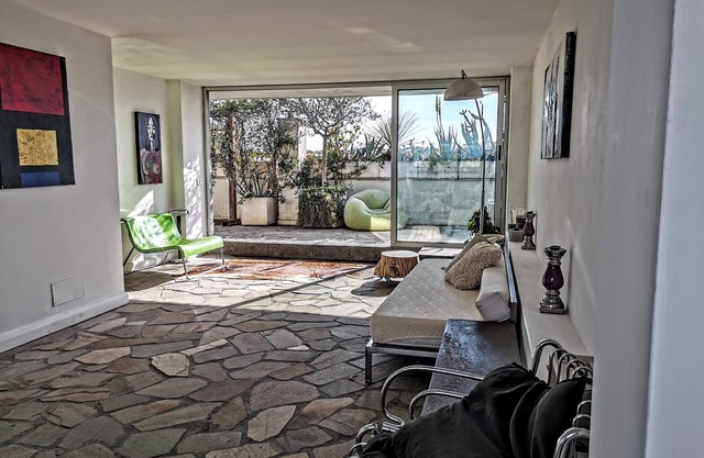 Penthouse in picturesque Fleming where the sky merges with the beauty of Rome.