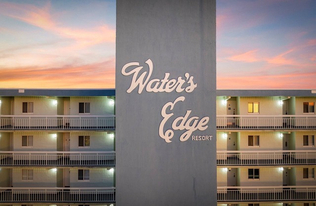 Penthouse level! 15th floor! Water’s Edge 1504!
