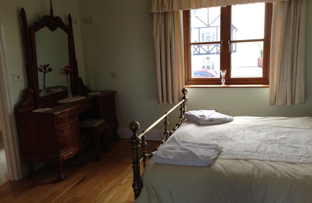 Penthouse Luxury Suite for 4 persons with 2 marble bathroom