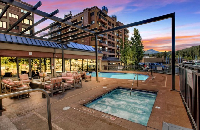Penthouse. Ski In/Out, Stunning Views,No Resort Fees, Walk2Town!