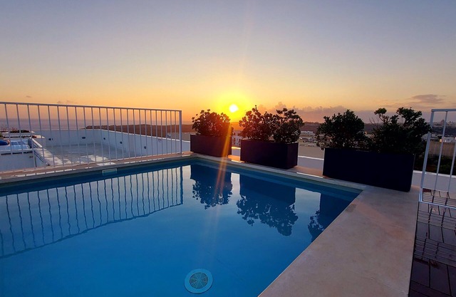 Penthouse with Private Roof Top Pool