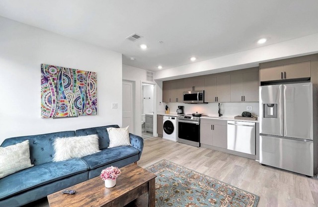 Perfect 1 BD Brookland Home w City Skyline View