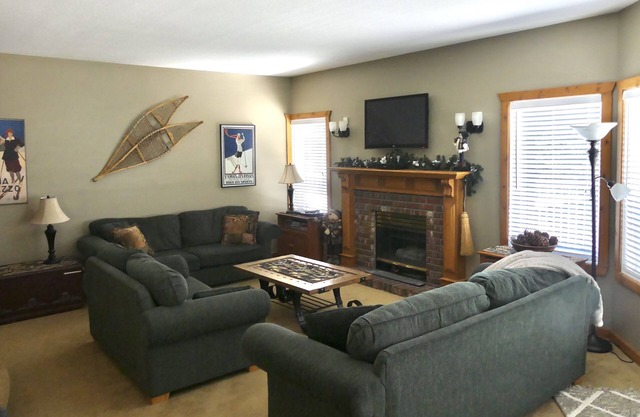 Perfect for the Family - Ski In/Out House with Private Hot Tub, close to village