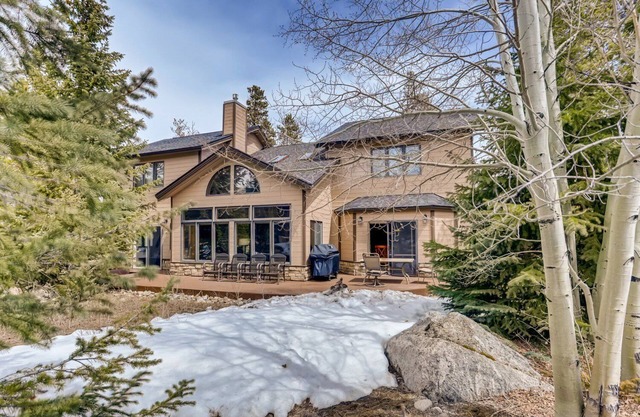 Perfect for Your Family Vacay with yard, hot tub & Pet Friendly!