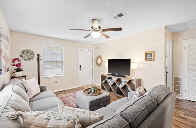 Perfect Property for Extended Stays | Responsive Hosts!
