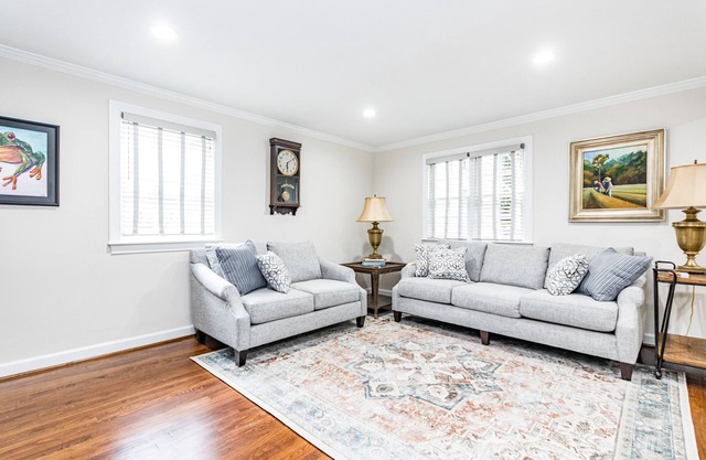 Perfect Townhome near the Village, downtown, NC State
